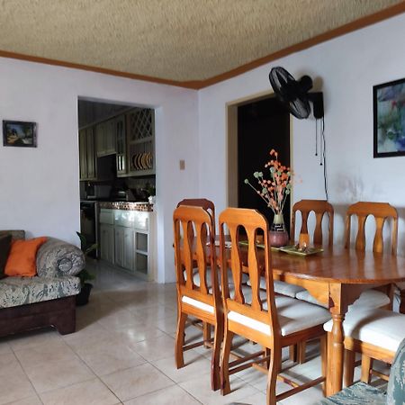 Gables Vacation Rentals With Private Gated Parking Onsite Knockpatrick Exteriér fotografie